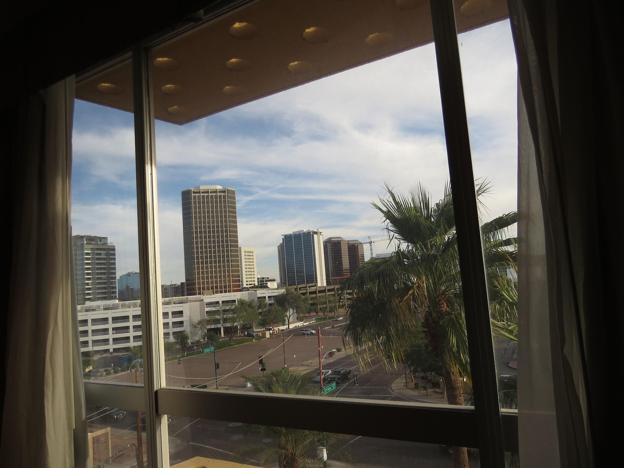 Holiday Inn Express & Suites Phoenix - Midtown, An Ihg Hotel Dış mekan fotoğraf